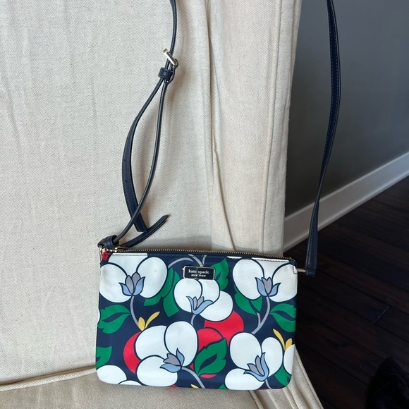 Kate Spade Small Dawn Breezy Floral Crossbody Purse - Picture 1 of 7